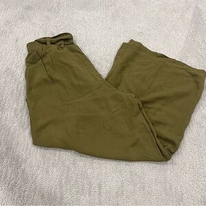 Women's Olive Green Wide Leg Capri Pants